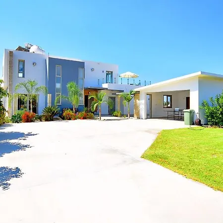 Modern Luxury With Private Pool * Paphos