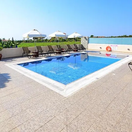 Modern Luxury With Private Pool