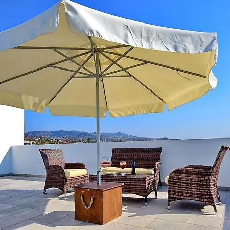 Modern Luxury With Private Pool Villa