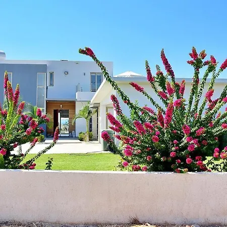 Modern Luxury With Private Pool Villa