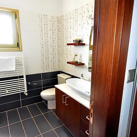 Modern Luxury With Private Pool 빌라 파포스